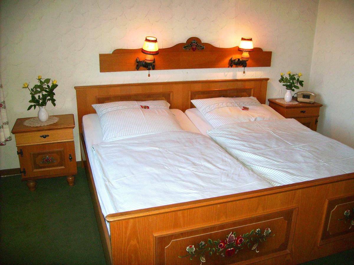 Hotel Garni Huttenhof Kall 外观 照片